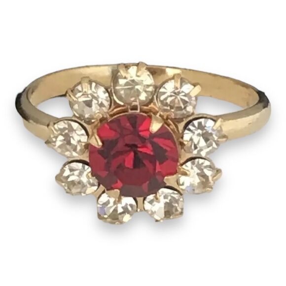 Vintage Ring Gold Tone Prong Set Rhinestone Crystals Flower Design 4X - Picture 1 of 3